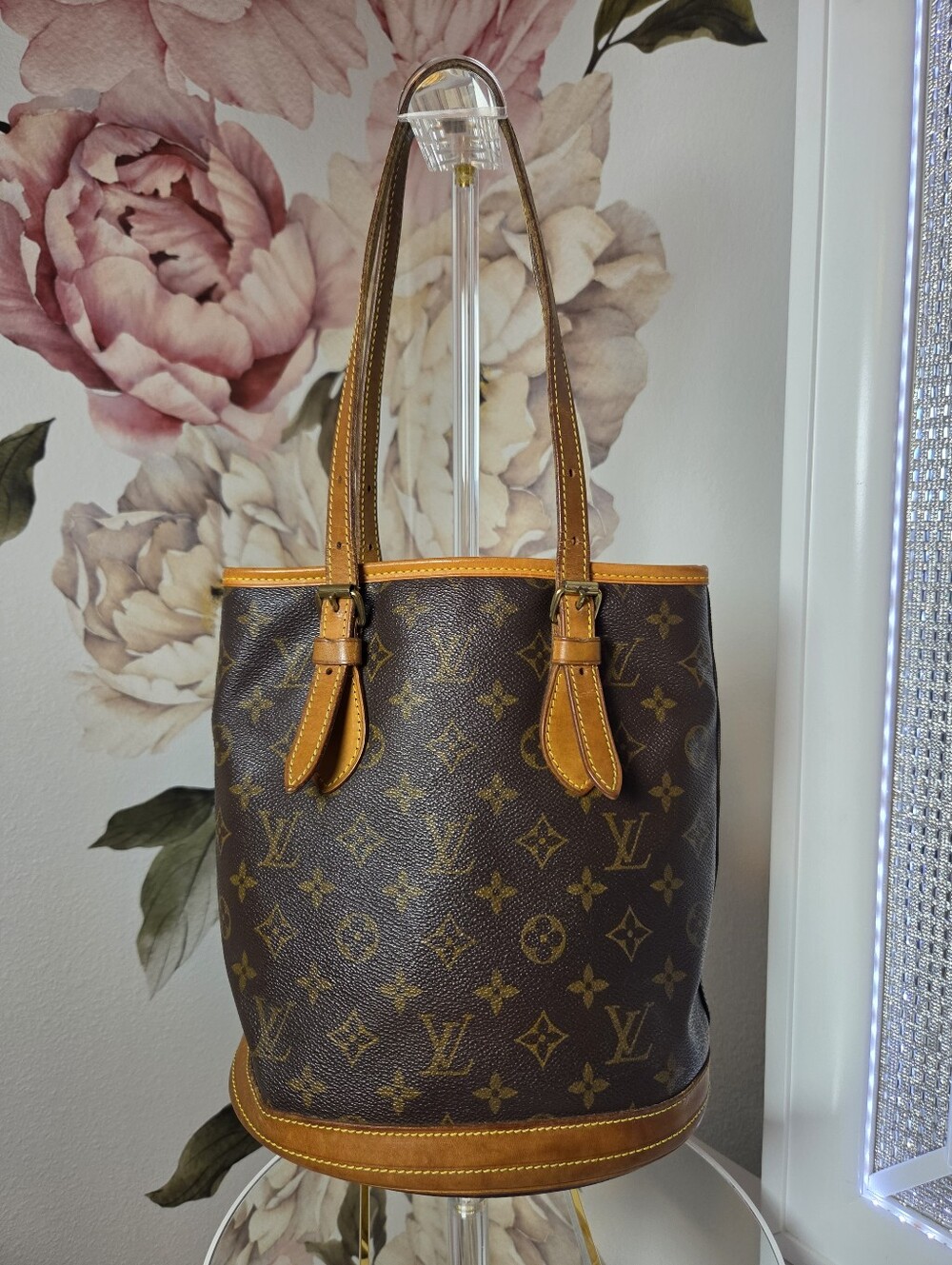 New Interior Vintage Louis Vuitton Monogram Petit Bucket Bag PM w Attached Pouch